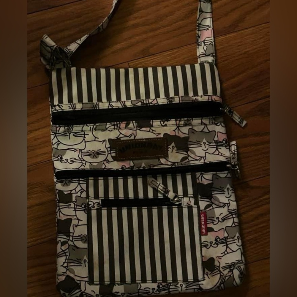 UnionBay Crossbody Cat purse
